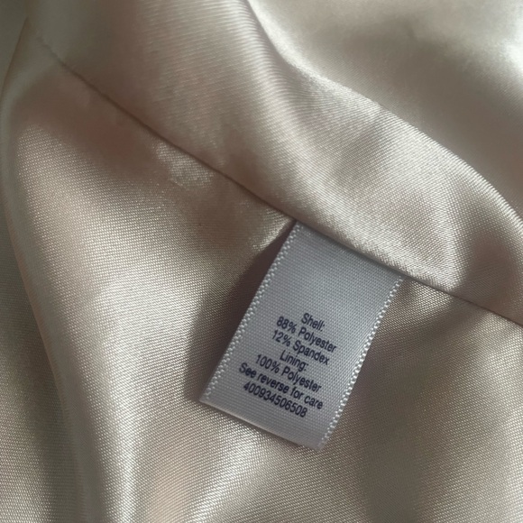 Blazer - Picture 5 of 10